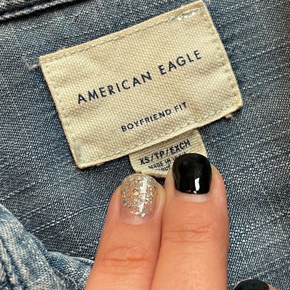 American Eagle Chambray Button Down - Picture 4 of 4